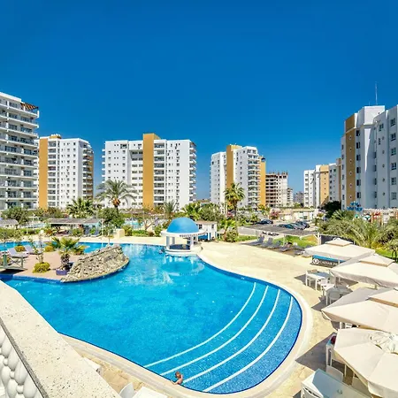 Daire Luscious In Iskele, Long Beach, Caesar *