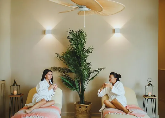 Luscious In Iskele, Long Beach, Caesar