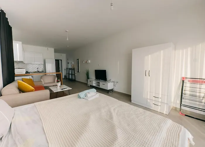 Luscious In Iskele, Long Beach, Caesar * Trikomo